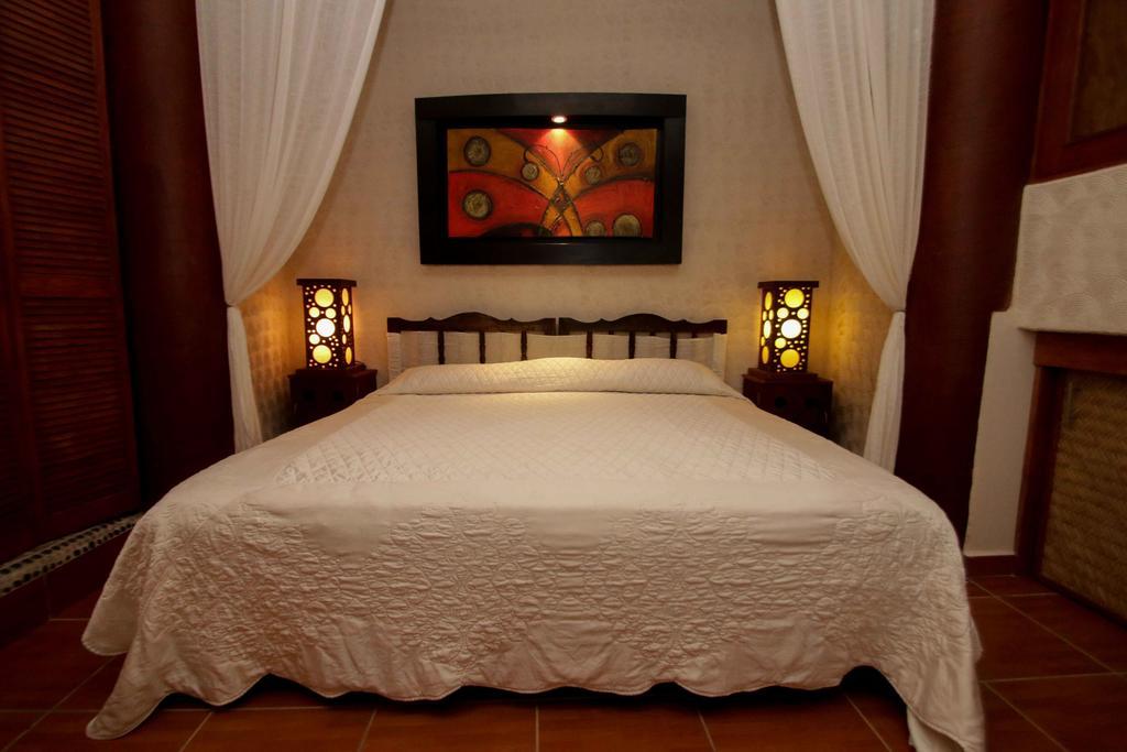 Hotel Villas Las Azucenas Сиуатанехо Экстерьер фото